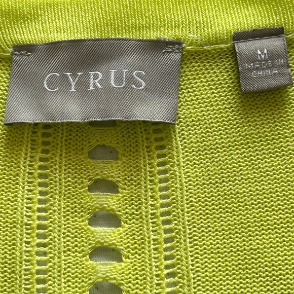 NWT CYRUS Short Sleeve Silky Knit Open Cardigan in Celery Green Size M - Picture 7 of 17
